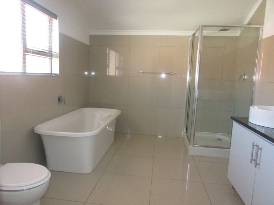 To Let 3 Bedroom Property for Rent in Heuwelsig Free State
